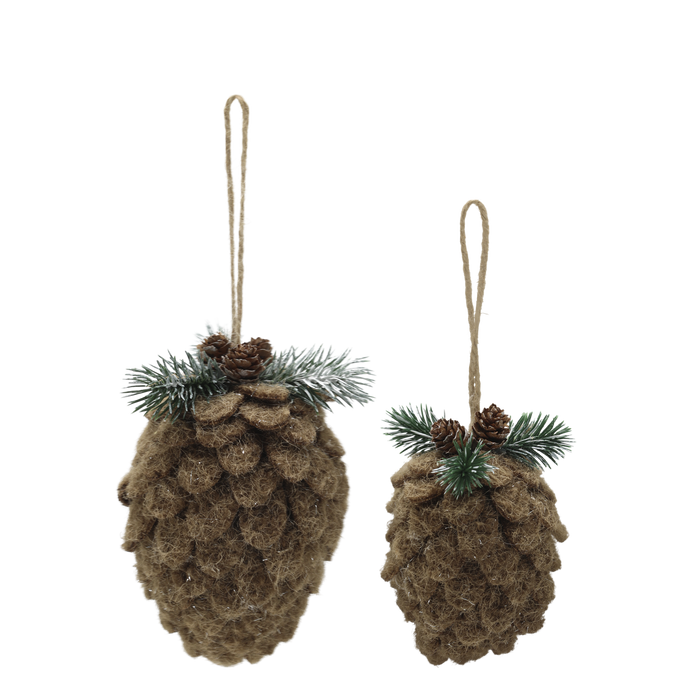 Pendant of felt w. pine cones set of 2